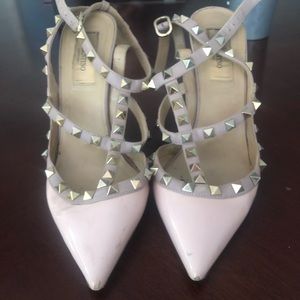 Valentino Garavani Rockstud Leather Pumps